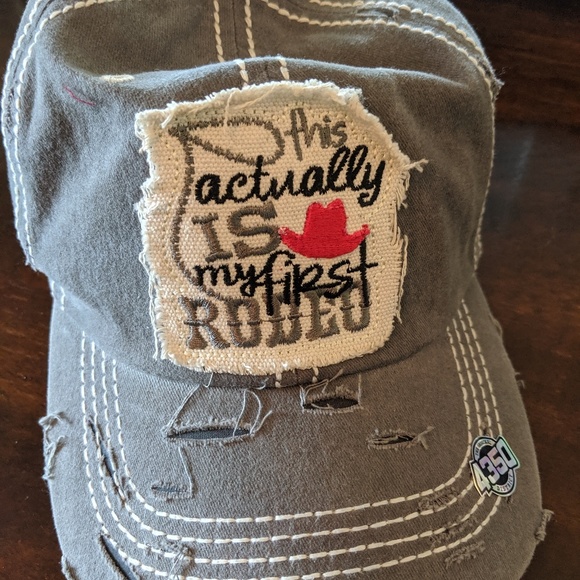 Baseball cap - Picture 2 of 3